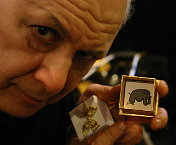 http://magickman.com/shop/graphics/elephant-to-mouse.jpg